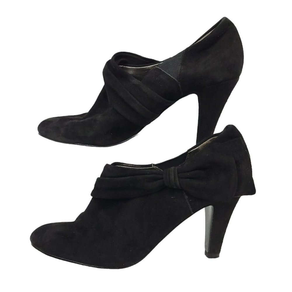 Tahari Greyson Pumps Womens Size 7M Bow 3 Inch Heels Booties Black Suede